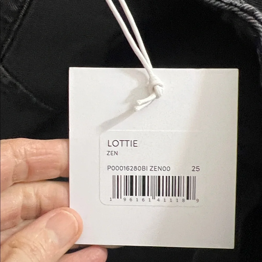 NEW Pistola Size 25 Lottie High Rise Relaxed‎ Bowed Barrel Jeans In Zen